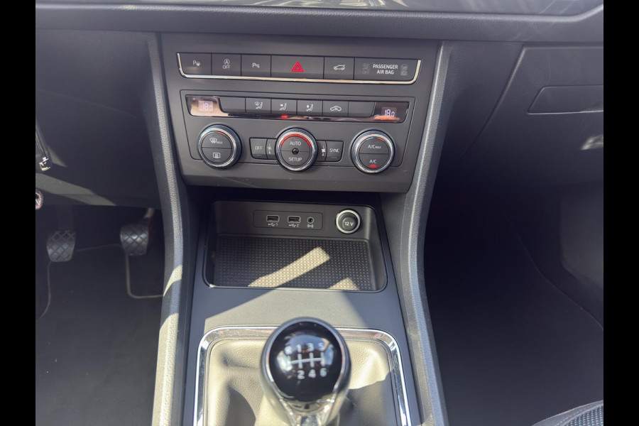 Seat Ateca 1.0 TSI Style | Navigatie | Klimaatregeling | Parkeersenors V+A | Electr. achterklep | Seat Ateca 1.0 TSI Style | Navigatie | Klimaatregeling | Parkeersenors V+A | Electr. achterklep |