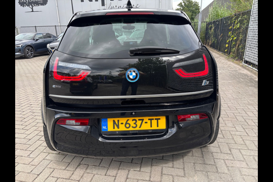 BMW i3 Dark Shadow Edition 120Ah 42 kWh / Camera / Navigatie / 20'' / Stoelverwarming / DAB / LED / Cruise Control