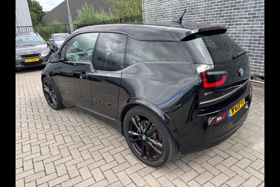 BMW i3 Dark Shadow Edition 120Ah 42 kWh / Camera / Navigatie / 20'' / Stoelverwarming / DAB / LED / Cruise Control