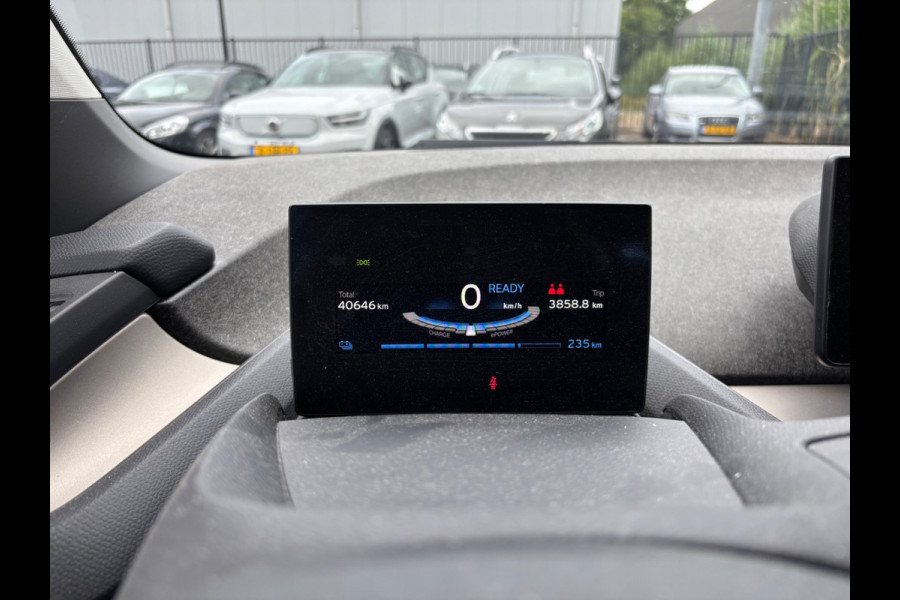 BMW i3 Dark Shadow Edition 120Ah 42 kWh / Camera / Navigatie / 20'' / Stoelverwarming / DAB / LED / Cruise Control