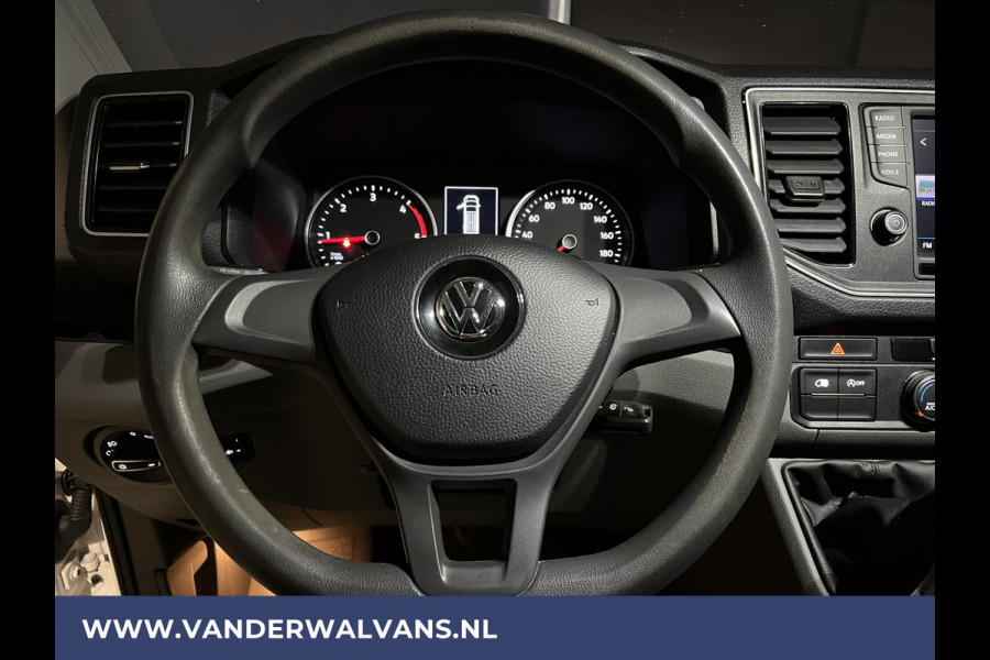 Volkswagen Crafter 2.0 TDI 140 pk L3H2 L2H1 Euro6 ** Airco | Apple Carplay | Cruisecontrol | Andoid Auto | Parkeersensoren, Stoelverwarming, Bijrijdersbank, 3000kg trekvermogen