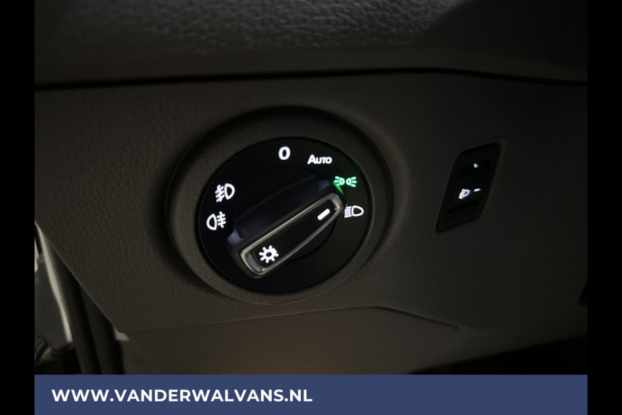 Volkswagen Crafter 2.0 TDI 140 pk L3H2 L2H1 Euro6 ** Airco | Apple Carplay | Cruisecontrol | Andoid Auto | Parkeersensoren, Stoelverwarming, Bijrijdersbank, 3000kg trekvermogen