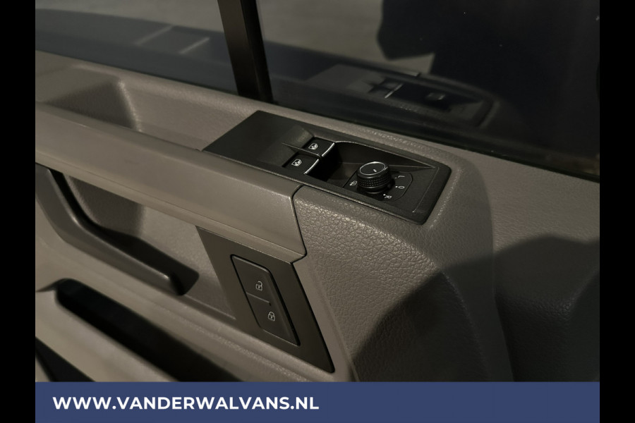 Volkswagen Crafter 2.0 TDI 140 pk L3H2 L2H1 Euro6 ** Airco | Apple Carplay | Cruisecontrol | Andoid Auto | Parkeersensoren, Stoelverwarming, Bijrijdersbank, 3000kg trekvermogen