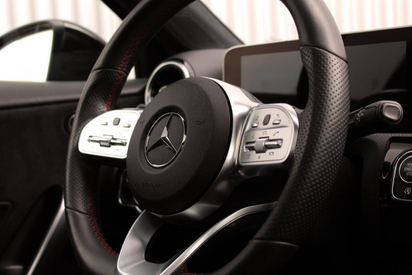 Mercedes-Benz A-Klasse A 180 Aut. AMG Line Pano, MBUX, LED