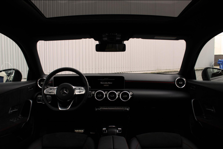 Mercedes-Benz A-Klasse A 180 Aut. AMG Line Pano, MBUX, LED