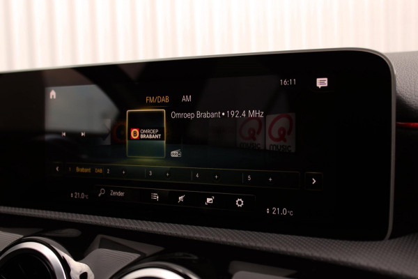 Mercedes-Benz A-Klasse A 180 Aut. AMG Line Pano, MBUX, LED
