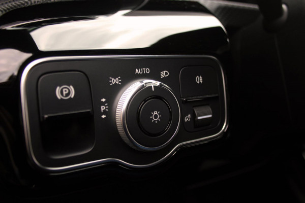 Mercedes-Benz A-Klasse A 180 Aut. AMG Line Pano, MBUX, LED