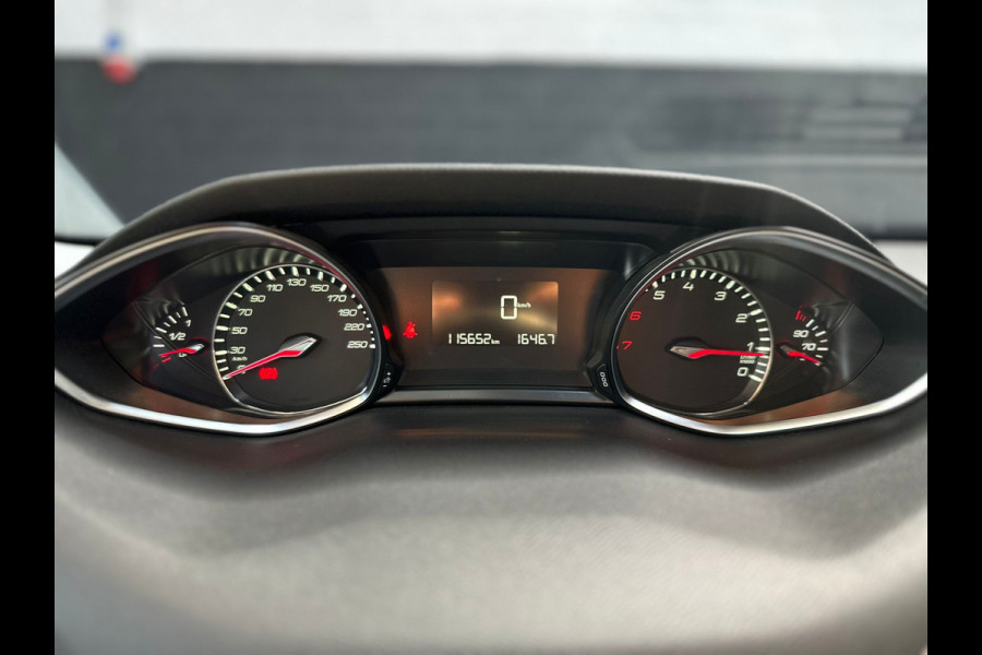 Peugeot 308 1.2 PureTech Allure | Pano | Climate | Camera | Volledige dealerhistorie | 1e eigenaar