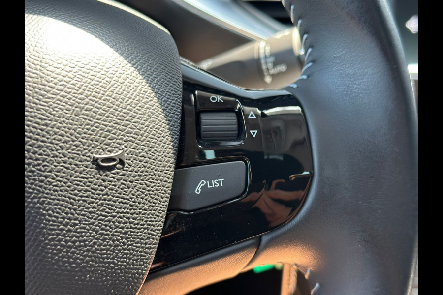 Peugeot 308 1.2 PureTech Allure | Pano | Climate | Camera | Volledige dealerhistorie | 1e eigenaar