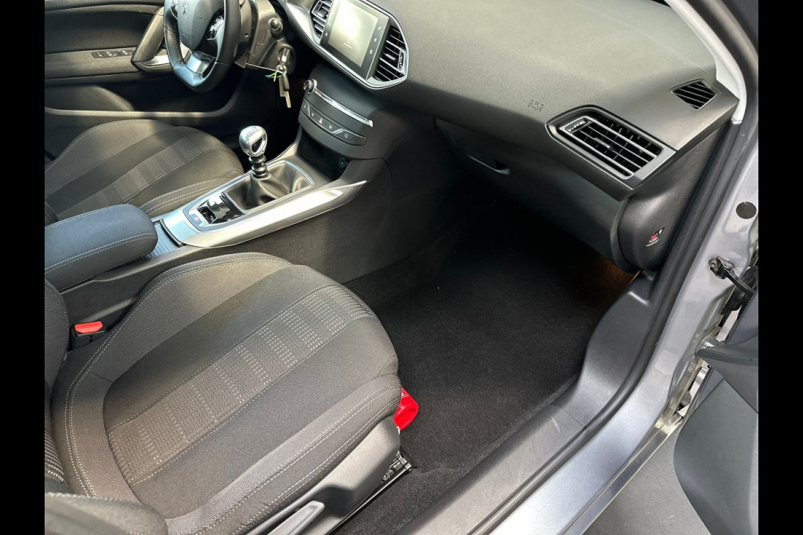 Peugeot 308 1.2 PureTech Allure | Pano | Climate | Camera | Volledige dealerhistorie | 1e eigenaar