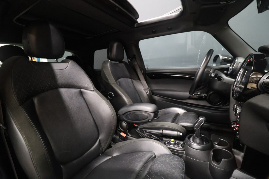 MINI Mini 1.5 Cooper Chili [SCHUIFDAK, APPLE CARPLAY, STOELVERWARMING, PARKEERSENSOR, CRUISE CONTROL, NIEUWSTAAT]