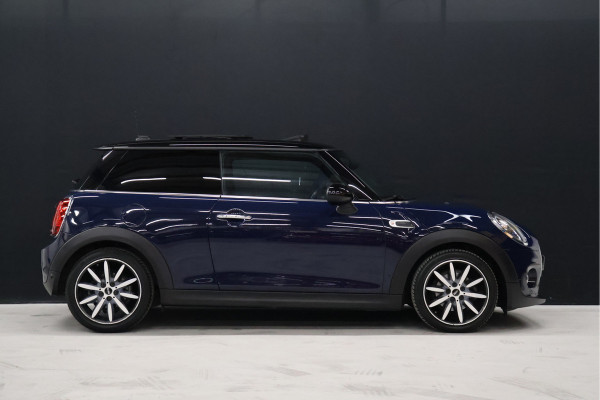 MINI Mini 1.5 Cooper Chili [SCHUIFDAK, APPLE CARPLAY, STOELVERWARMING, PARKEERSENSOR, CRUISE CONTROL, NIEUWSTAAT]