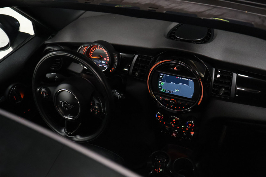 MINI Mini 1.5 Cooper Chili [SCHUIFDAK, APPLE CARPLAY, STOELVERWARMING, PARKEERSENSOR, CRUISE CONTROL, NIEUWSTAAT]