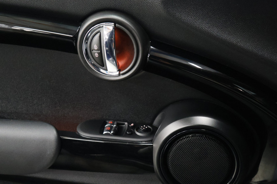 MINI Mini 1.5 Cooper Chili [SCHUIFDAK, APPLE CARPLAY, STOELVERWARMING, PARKEERSENSOR, CRUISE CONTROL, NIEUWSTAAT]