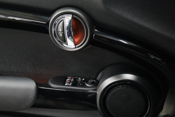 MINI Mini 1.5 Cooper Chili [SCHUIFDAK, APPLE CARPLAY, STOELVERWARMING, PARKEERSENSOR, CRUISE CONTROL, NIEUWSTAAT]