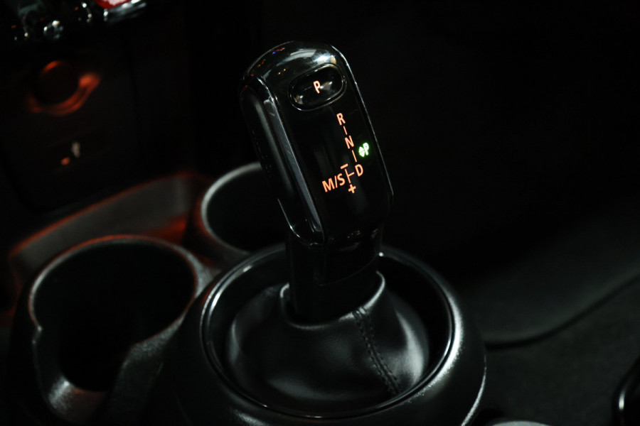 MINI Mini 1.5 Cooper Chili [SCHUIFDAK, APPLE CARPLAY, STOELVERWARMING, PARKEERSENSOR, CRUISE CONTROL, NIEUWSTAAT]