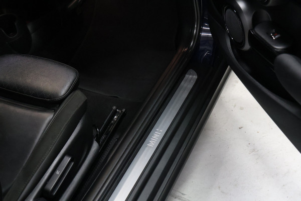 MINI Mini 1.5 Cooper Chili [SCHUIFDAK, APPLE CARPLAY, STOELVERWARMING, PARKEERSENSOR, CRUISE CONTROL, NIEUWSTAAT]