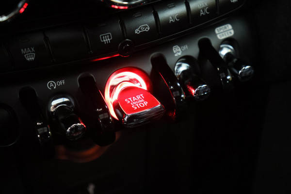 MINI Mini 1.5 Cooper Chili [SCHUIFDAK, APPLE CARPLAY, STOELVERWARMING, PARKEERSENSOR, CRUISE CONTROL, NIEUWSTAAT]