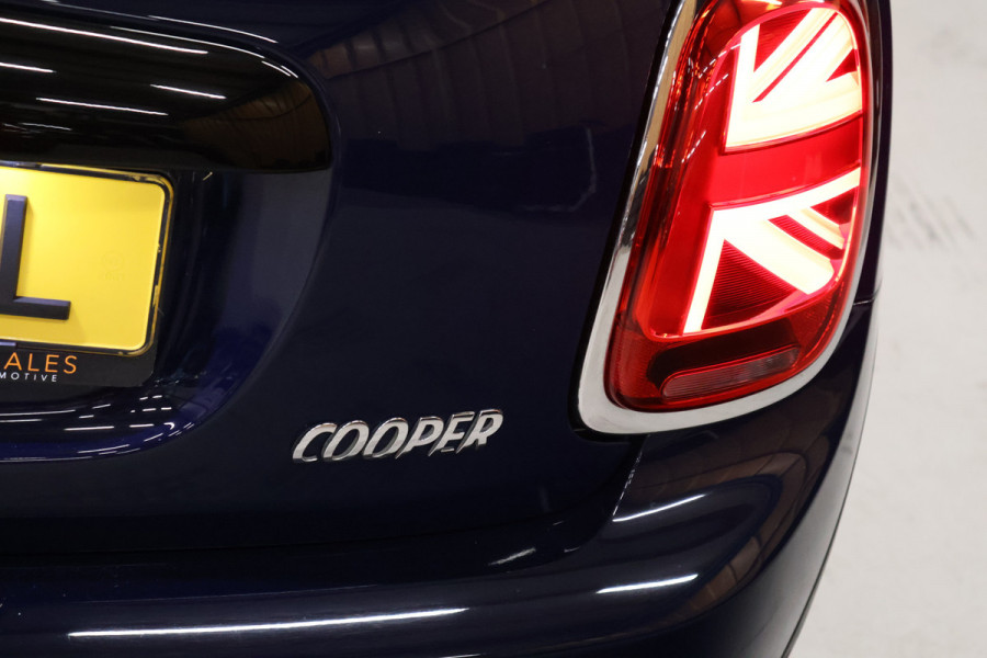 MINI Mini 1.5 Cooper Chili [SCHUIFDAK, APPLE CARPLAY, STOELVERWARMING, PARKEERSENSOR, CRUISE CONTROL, NIEUWSTAAT]