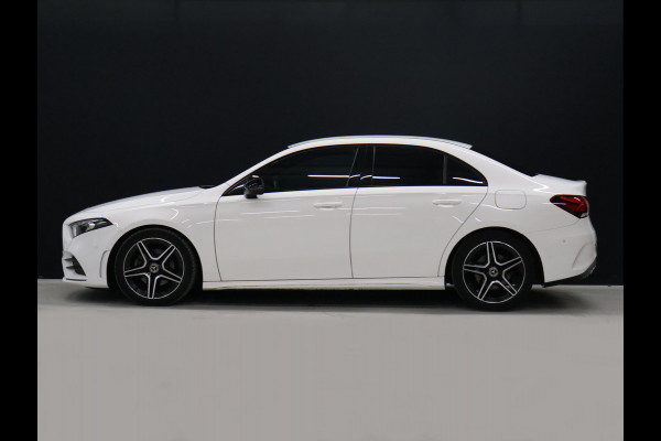 Mercedes-Benz A-Klasse 200 Business Solution AMG [CAMERA, PCA V+A, FLIPPERS, STOELVERWARMING, NAVIGATIE, CLIMATE CONTROL, TREKHAAK, NIEUWSTAAT]