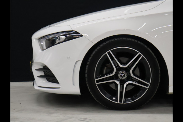 Mercedes-Benz A-Klasse 200 Business Solution AMG [CAMERA, PCA V+A, FLIPPERS, STOELVERWARMING, NAVIGATIE, CLIMATE CONTROL, TREKHAAK, NIEUWSTAAT]