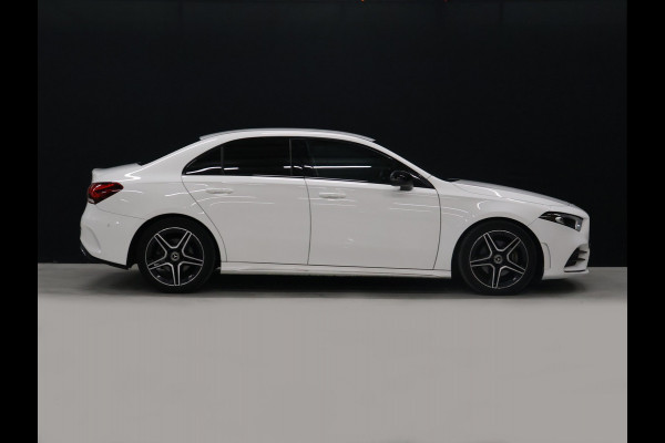 Mercedes-Benz A-Klasse 200 Business Solution AMG [CAMERA, PCA V+A, FLIPPERS, STOELVERWARMING, NAVIGATIE, CLIMATE CONTROL, TREKHAAK, NIEUWSTAAT]