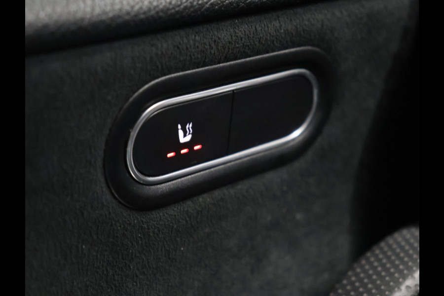 Mercedes-Benz A-Klasse 200 Business Solution AMG [CAMERA, PCA V+A, FLIPPERS, STOELVERWARMING, NAVIGATIE, CLIMATE CONTROL, TREKHAAK, NIEUWSTAAT]
