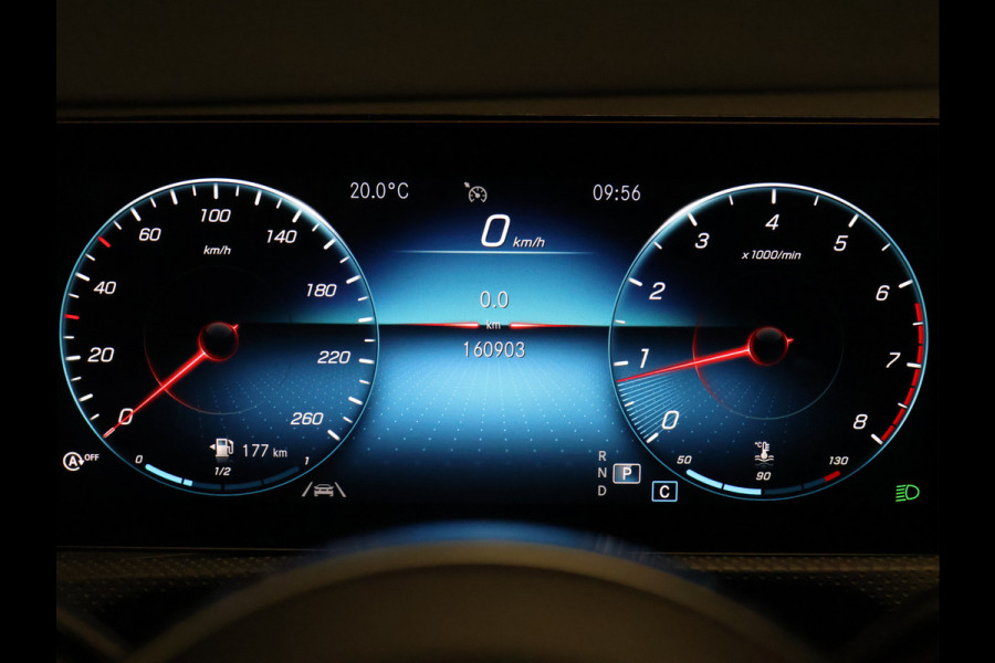 Mercedes-Benz A-Klasse 200 Business Solution AMG [CAMERA, PCA V+A, FLIPPERS, STOELVERWARMING, NAVIGATIE, CLIMATE CONTROL, TREKHAAK, NIEUWSTAAT]
