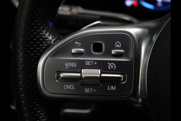 Mercedes-Benz A-Klasse 200 Business Solution AMG [CAMERA, PCA V+A, FLIPPERS, STOELVERWARMING, NAVIGATIE, CLIMATE CONTROL, TREKHAAK, NIEUWSTAAT]