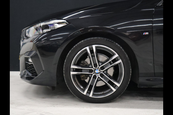 BMW 2 Serie Gran Coupé 218i M Sport [LED, DAB, LIVE COCKPIT, SFEERVERLICHTING, CAMERA, PDC V+A, APPLE CARPLAY, ANDROID, M PAKKET, CRUISE CONTROL, NIEUWSTAAT]