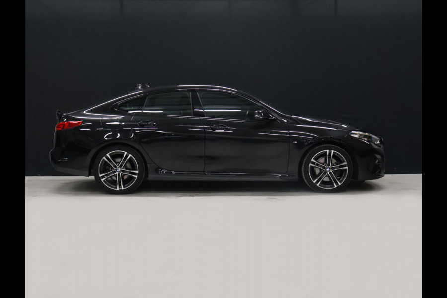 BMW 2 Serie Gran Coupé 218i M Sport [LED, DAB, LIVE COCKPIT, SFEERVERLICHTING, CAMERA, PDC V+A, APPLE CARPLAY, ANDROID, M PAKKET, CRUISE CONTROL, NIEUWSTAAT]