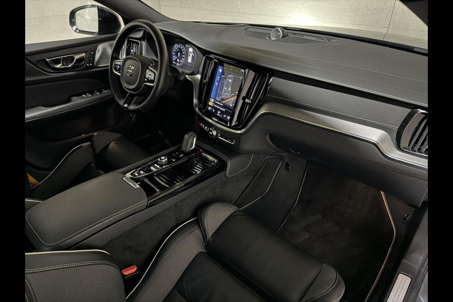 Volvo S60 2.0 T8 AWD Polestar Engineered B&W Pano Trekh. 360° Autopilot