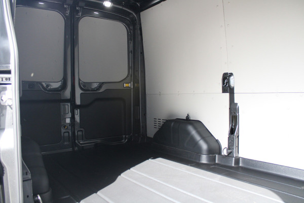 Ford Transit 350 2.0 TDCI L2H2 Trend 130pk - Facelift - Adaptive Cruise - Navigatie - Blind Spot - 360 Camera - Stoel - Stuurverwarming - Rij