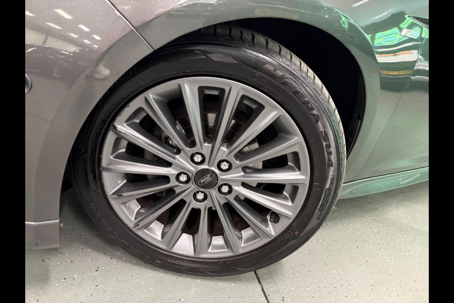 Ford Focus 1.0 ST-Line NAVI/CARPLAY/CRUISE/ECC/PDC///