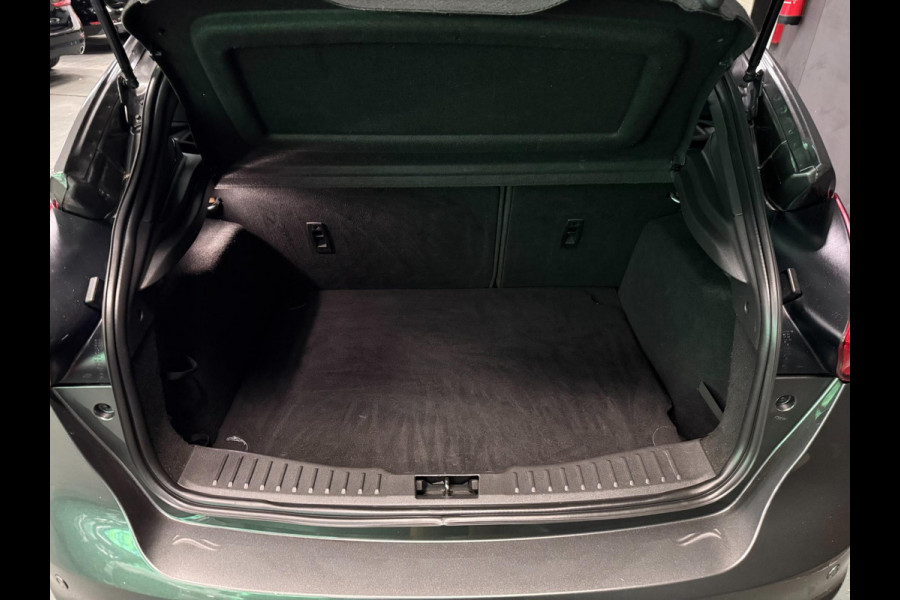 Ford Focus 1.0 ST-Line NAVI/CARPLAY/CRUISE/ECC/PDC///