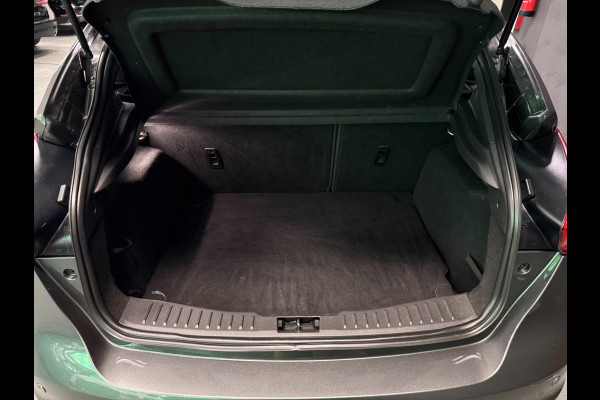 Ford Focus 1.0 ST-Line NAVI/CARPLAY/CRUISE/ECC/PDC///