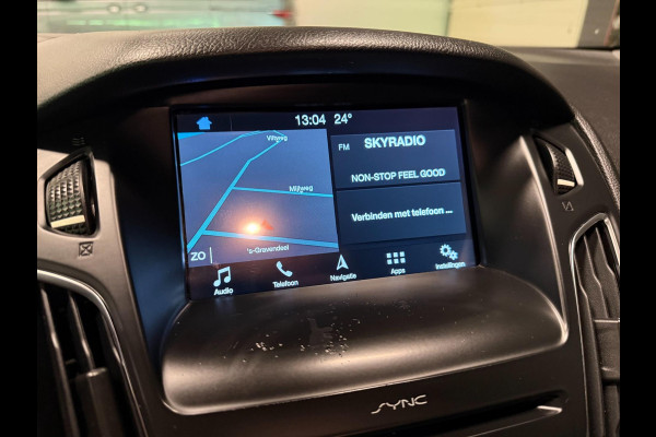 Ford Focus 1.0 ST-Line NAVI/CARPLAY/CRUISE/ECC/PDC///