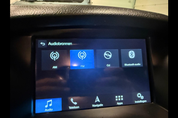 Ford Focus 1.0 ST-Line NAVI/CARPLAY/CRUISE/ECC/PDC///