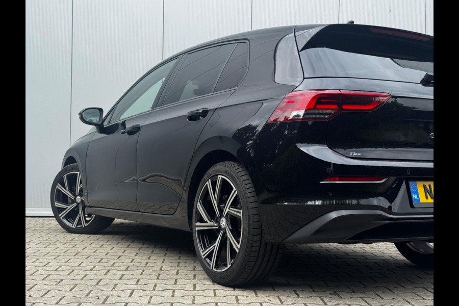 Volkswagen Golf 1.0 eTSI LIFE CARPLAY ORIGINEEL NEDERLANDS NAP PARKEERSENSOREN VIRTUAL SFEERVERLICHTING DEALER ONDERHOUDEN