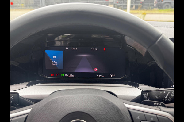 Volkswagen Golf 1.0 eTSI LIFE CARPLAY ORIGINEEL NEDERLANDS NAP PARKEERSENSOREN VIRTUAL SFEERVERLICHTING DEALER ONDERHOUDEN
