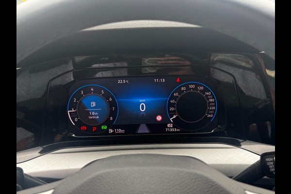 Volkswagen Golf 1.0 eTSI LIFE CARPLAY ORIGINEEL NEDERLANDS NAP PARKEERSENSOREN VIRTUAL SFEERVERLICHTING DEALER ONDERHOUDEN