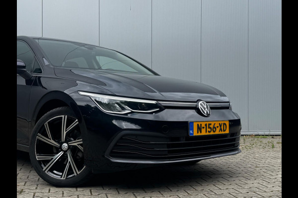 Volkswagen Golf 1.0 eTSI LIFE CARPLAY ORIGINEEL NEDERLANDS NAP PARKEERSENSOREN VIRTUAL SFEERVERLICHTING DEALER ONDERHOUDEN