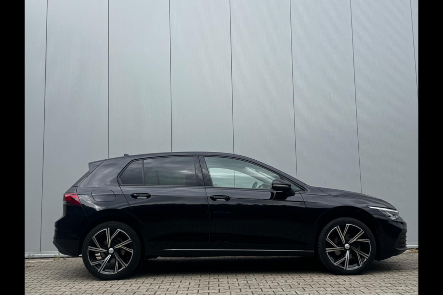 Volkswagen Golf 1.0 eTSI LIFE CARPLAY ORIGINEEL NEDERLANDS NAP PARKEERSENSOREN VIRTUAL SFEERVERLICHTING DEALER ONDERHOUDEN