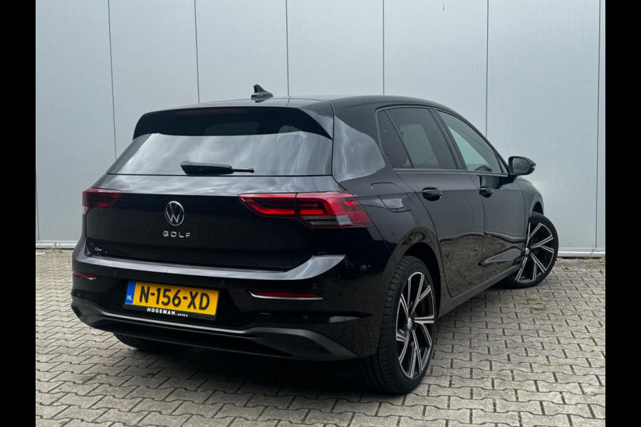 Volkswagen Golf 1.0 eTSI LIFE CARPLAY ORIGINEEL NEDERLANDS NAP PARKEERSENSOREN VIRTUAL SFEERVERLICHTING DEALER ONDERHOUDEN