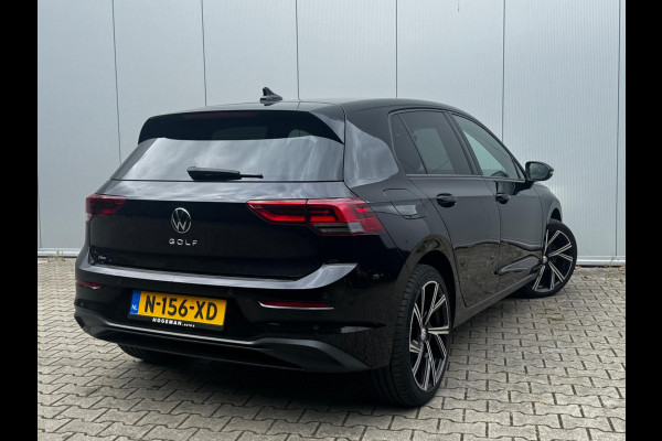 Volkswagen Golf 1.0 eTSI LIFE CARPLAY ORIGINEEL NEDERLANDS NAP PARKEERSENSOREN VIRTUAL SFEERVERLICHTING DEALER ONDERHOUDEN