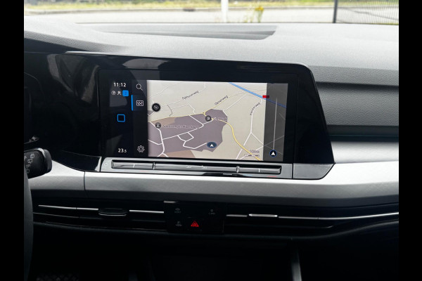 Volkswagen Golf 1.0 eTSI LIFE CARPLAY ORIGINEEL NEDERLANDS NAP PARKEERSENSOREN VIRTUAL SFEERVERLICHTING DEALER ONDERHOUDEN