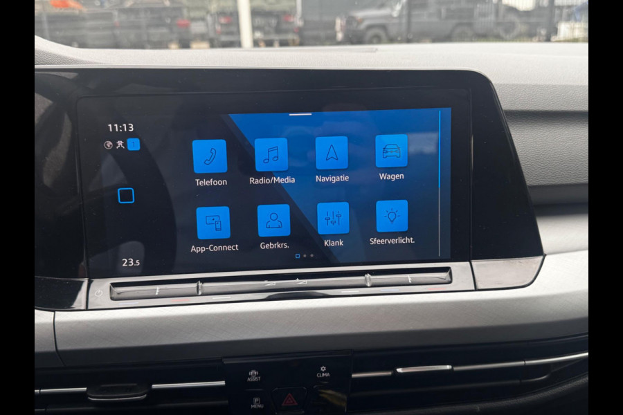 Volkswagen Golf 1.0 eTSI LIFE CARPLAY ORIGINEEL NEDERLANDS NAP PARKEERSENSOREN VIRTUAL SFEERVERLICHTING DEALER ONDERHOUDEN
