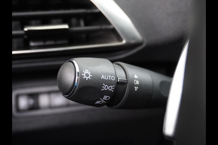 Peugeot 5008 Hybrid 136pk Allure Pack Business NAVI | 7 PERSOONS | RIJKLAAR INCL. 12 MND. BOVAGGARANTIE