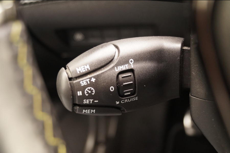Peugeot 2008 1.5 HDi 110pk GT -NAVI-ECC-PDC-