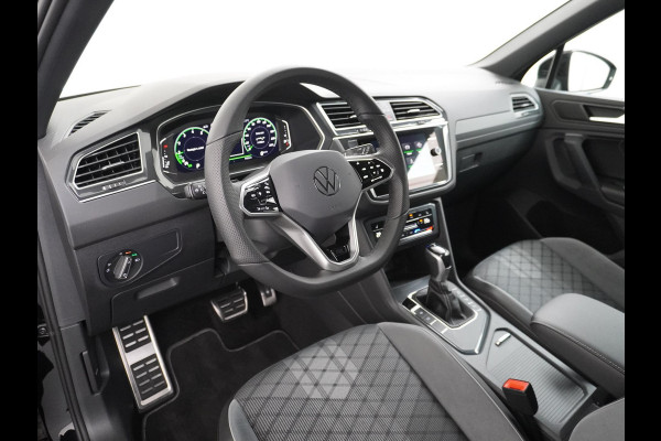 Volkswagen Tiguan 1.5 TSI R-Line Business R LINE in-exterieur  CAMERA | STOEL + STUURVERWARMING | VIRTUAL DASH